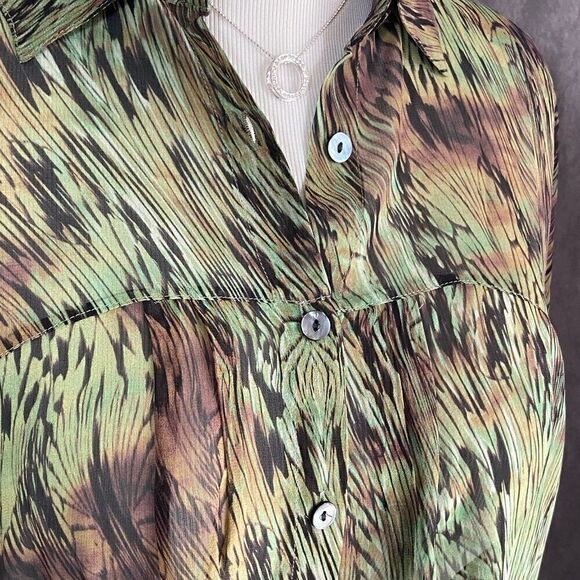 Da-Nang Collared Button Down 3/4 Sleeve Silk Top - Picture 12 of 13